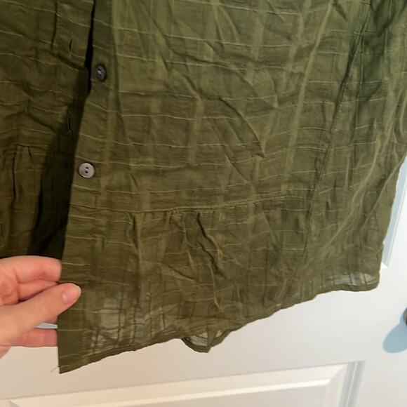 Jjill green button down size small - Picture 3 of 5